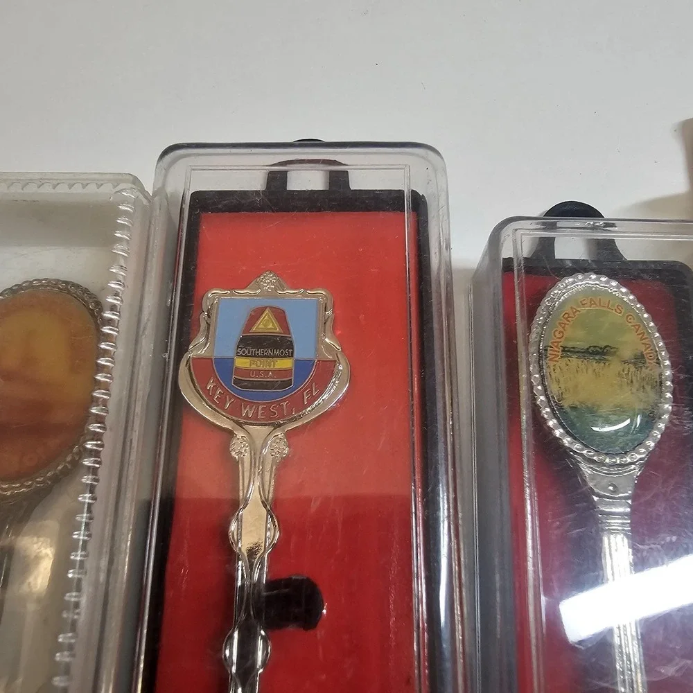 Souvenir Spoon Lot‎ Vintage Florida Canada Key West New York Enamel Collectible
